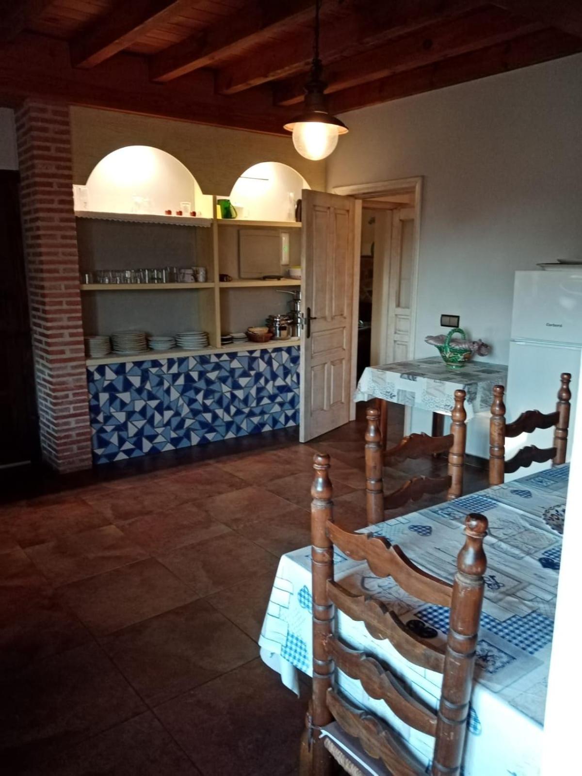 Higueras Y Olivos Villa Candeleda Ngoại thất bức ảnh